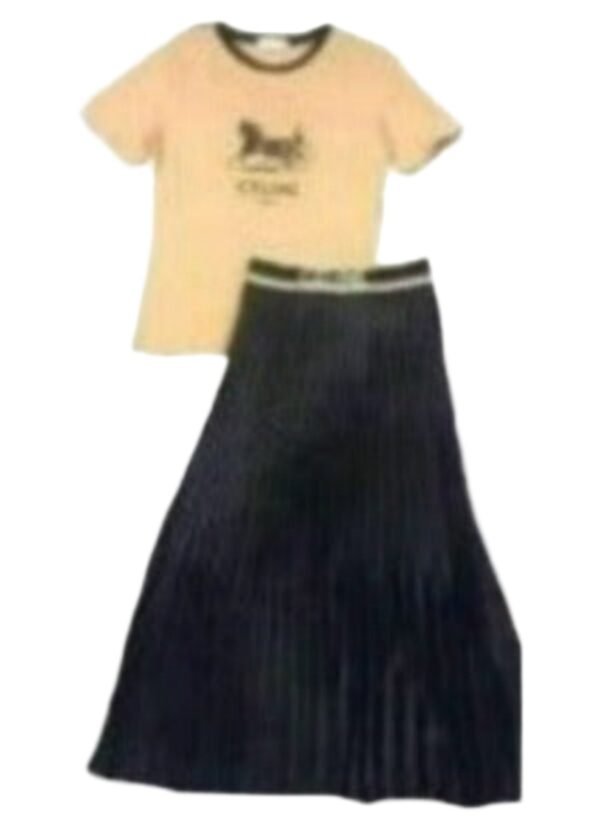 Chic Two Pieces Set Long Pleated Skirt & T-Shirt Set - Image 2