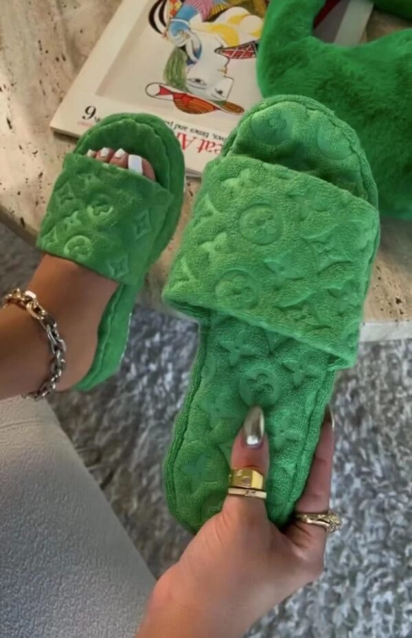 Flower Slides Thick Bottom Fur Slippers for Women - Image 2