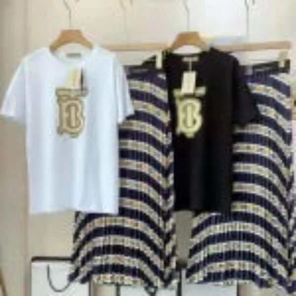 Chic Women's Two Pieces T-shirt & Long Pleated Skirt Sets - Image 3